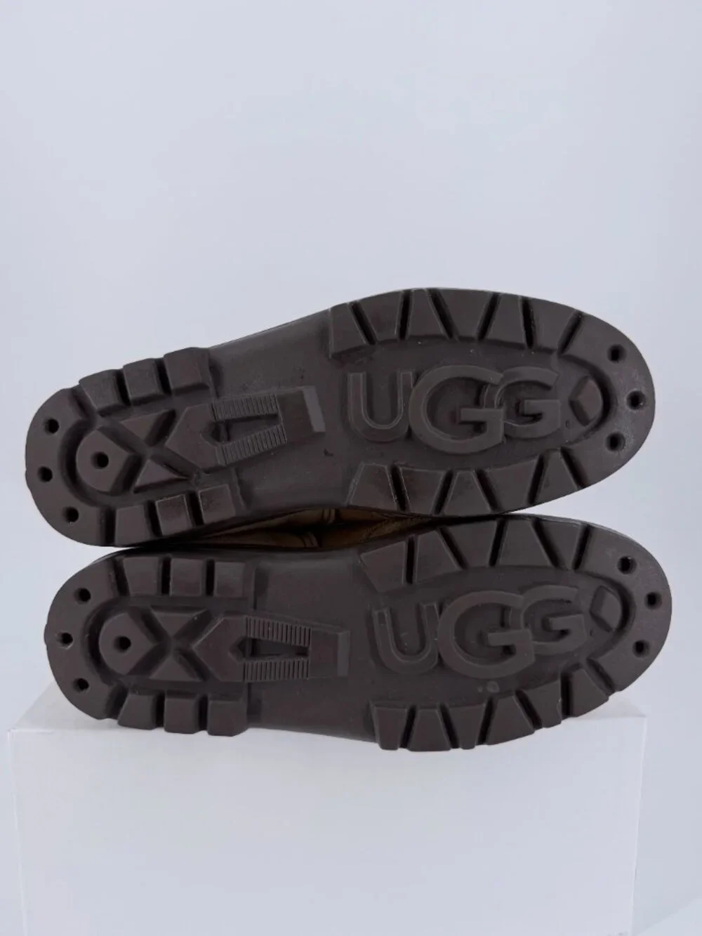 UGG Australia Sunburst II Tall Sheepskin Wool Boots Chestnut Size 8 Made in New